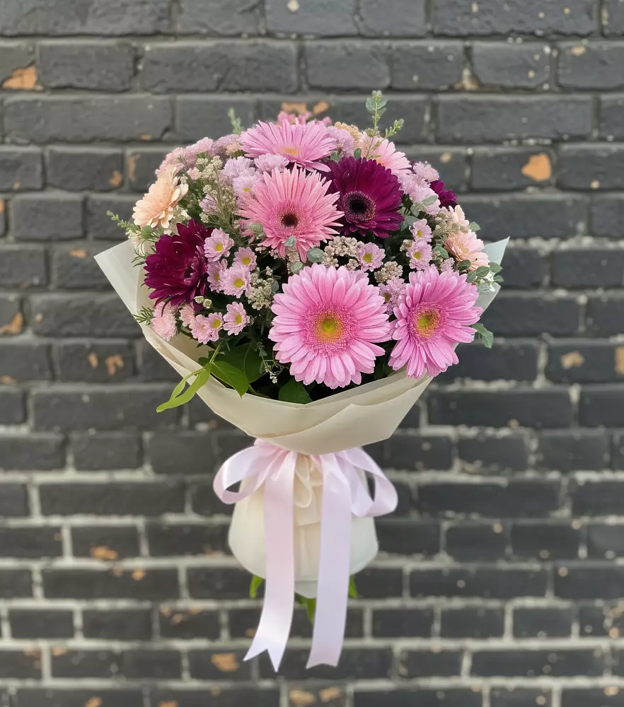 Букет цветов из: Герберы и Хризантемы в Войвож
