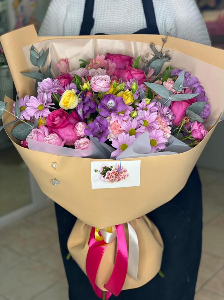 Букет цветов из: Хризантемы, Гвоздики и Альстромерии в Войвож