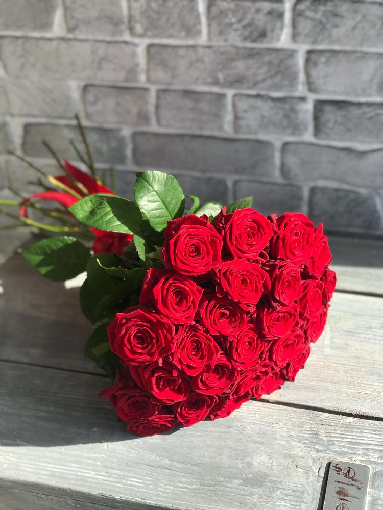 Букет Красные розы Фридом в Войвож