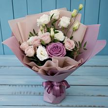 Букет цветов из:  Розы и Лизиантусы в Войвож