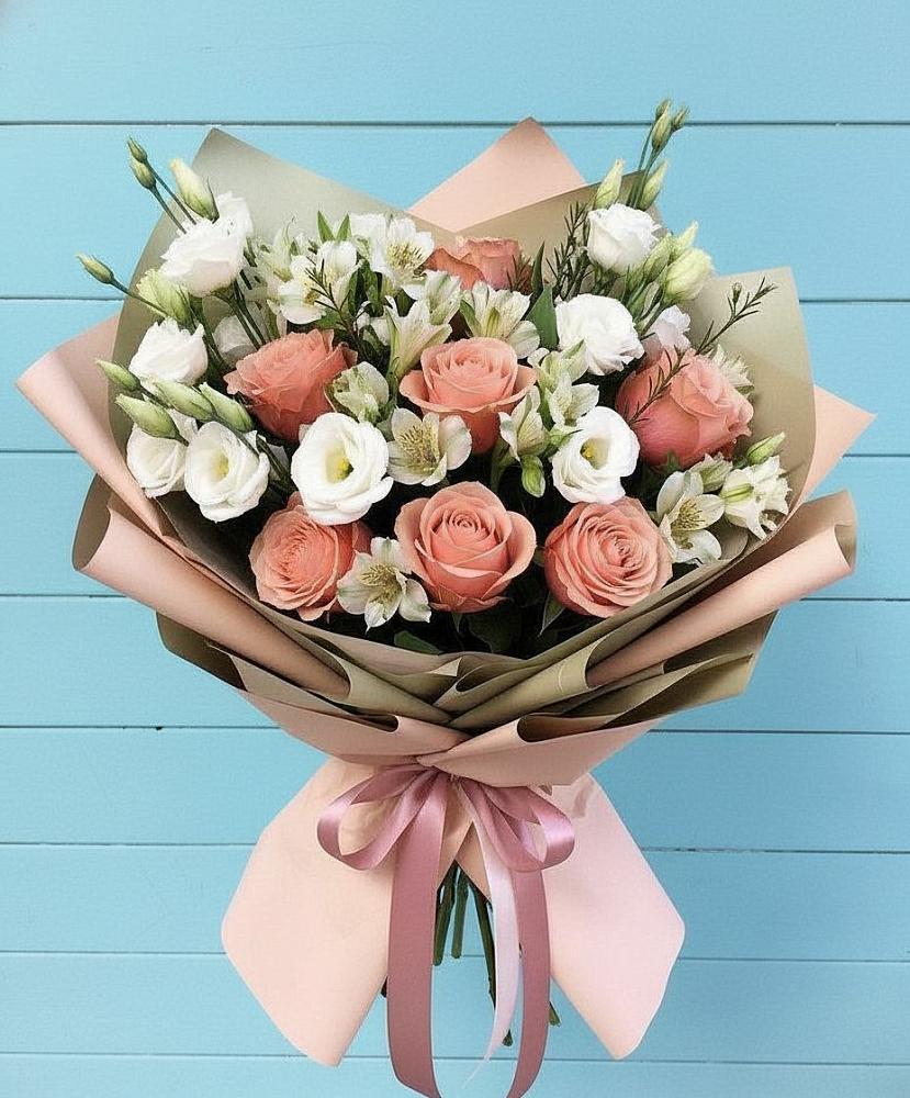 Букет цветов из: Розы, Альстромерии и Лизиантусы в Войвож
