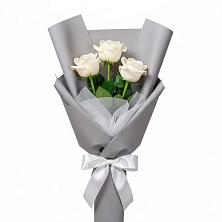 Букет 3 белые розы в Войвож