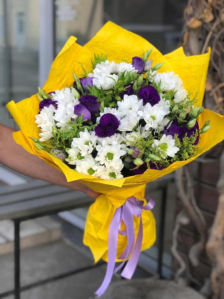 Букет цветов из: Ирисы, Хризантемы и Ромашки в Войвож