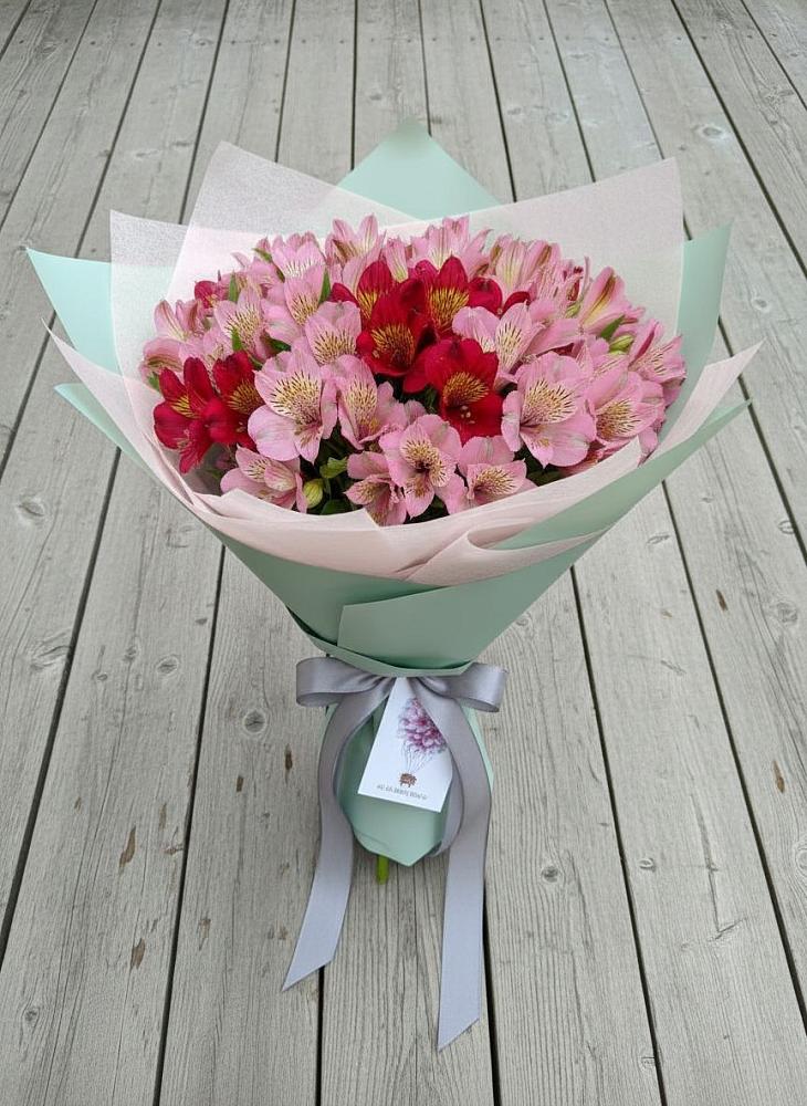 Букет цветов из: Альстромерии в Войвож