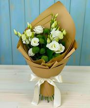 Букет цветов из:  Хризантемы и Лизиантусы #REPLACE_PRED# Войвож