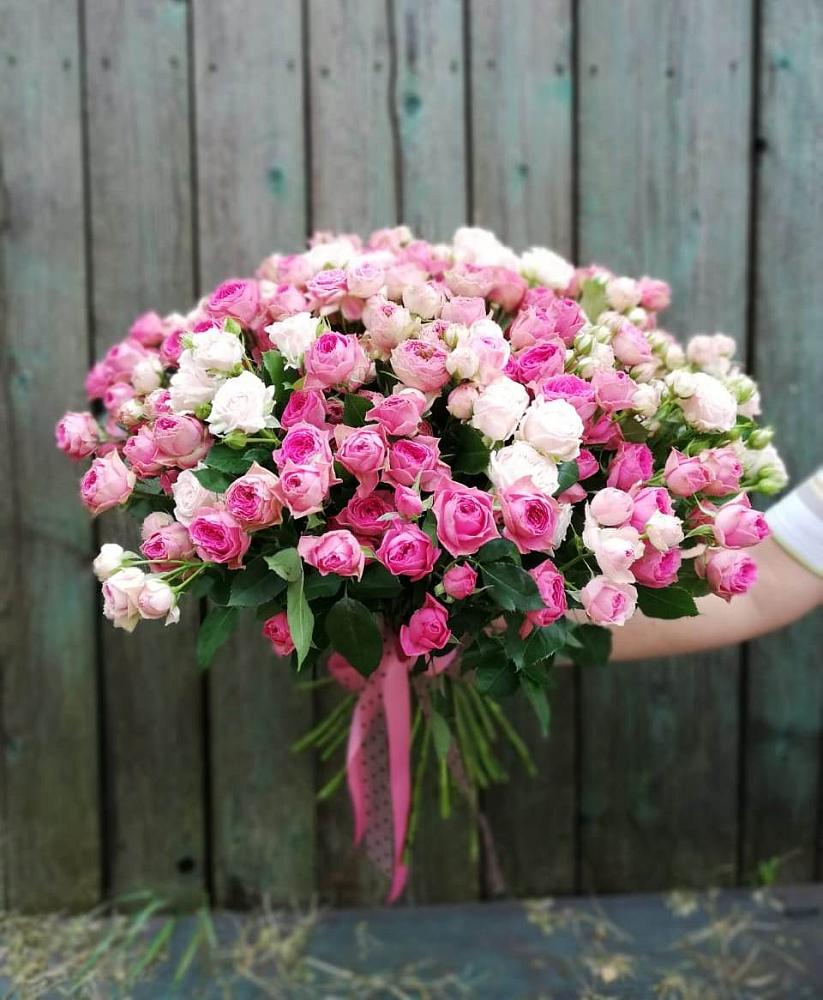 Букет Розовые кустовые розы Натали и Лав Лидия в Войвож