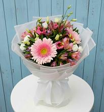 Букет цветов из:  Герберы, Альстромерии и Лизиантусы #REPLACE_PRED# Войвож