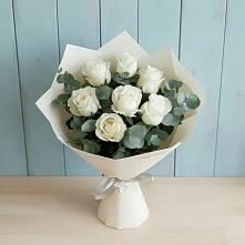 Букет Белые розы в Эвкалипте в Войвож