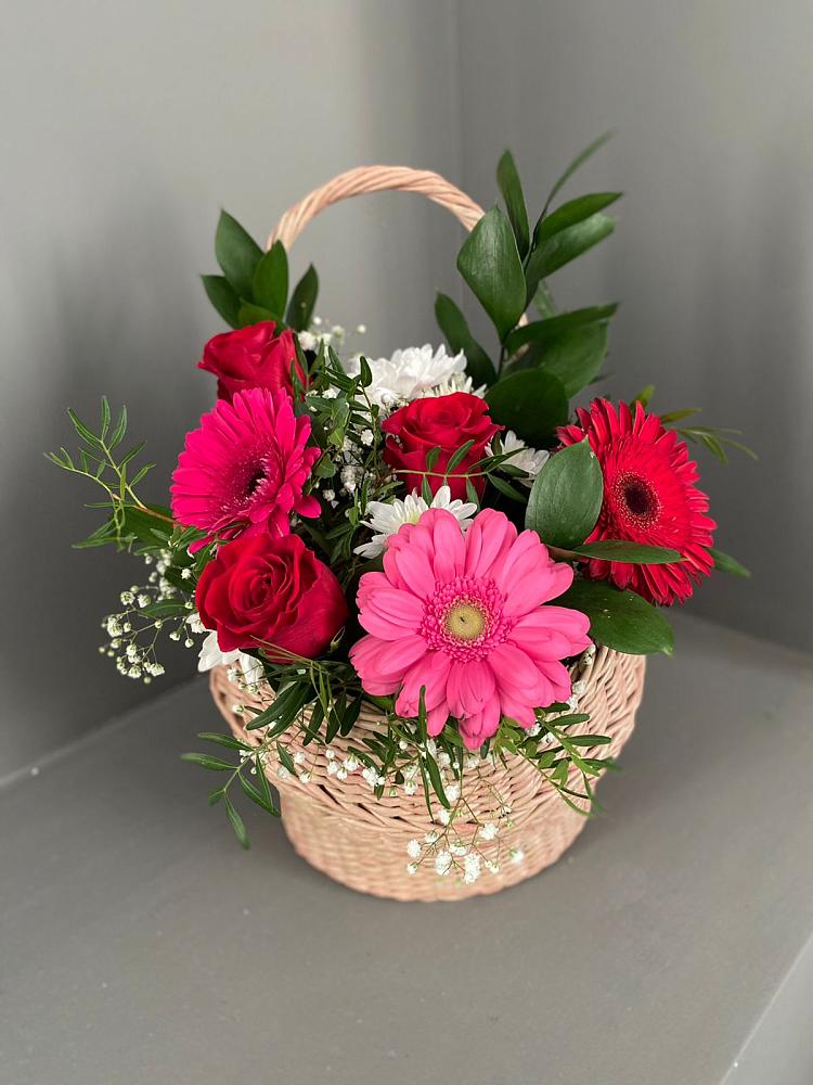 Цветочная композиция из Розы, Хризантемы и Герберы в корзине в Войвож