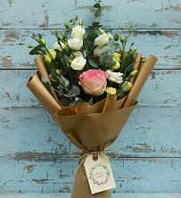 Букет цветов из:  Розы и Лизиантусы в Войвож