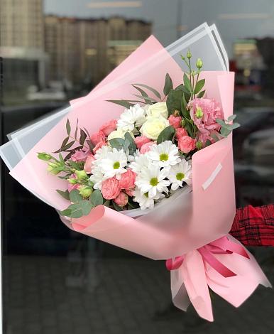 Букет цветов из: Розы, Лизиантусы и Хризантемы в Войвож