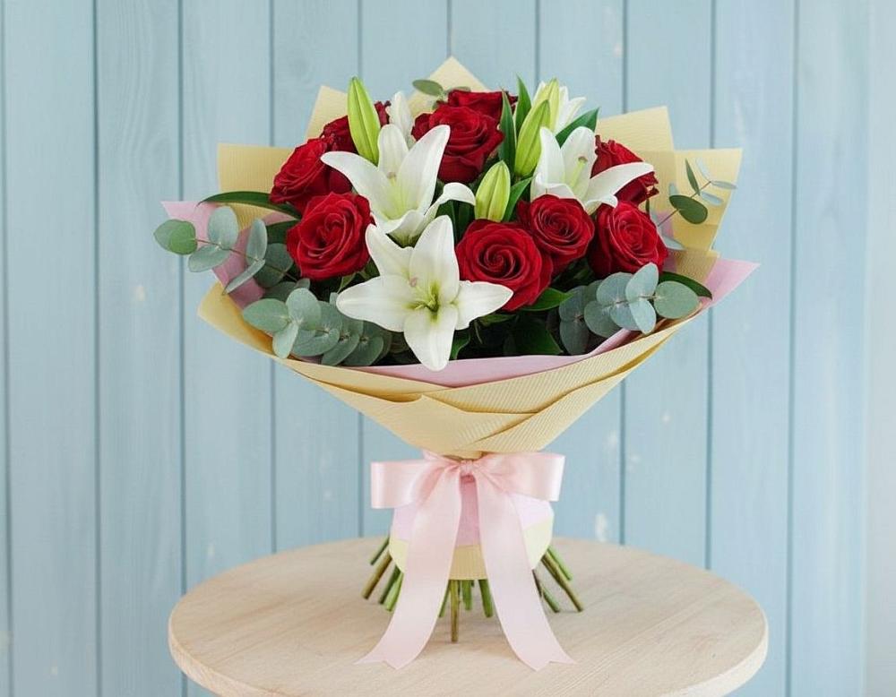 Букет цветов из: Лилии и Розы в Войвож